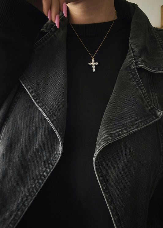 Collier chaîne fine doré acier inoxydable et pendentif croix en strass