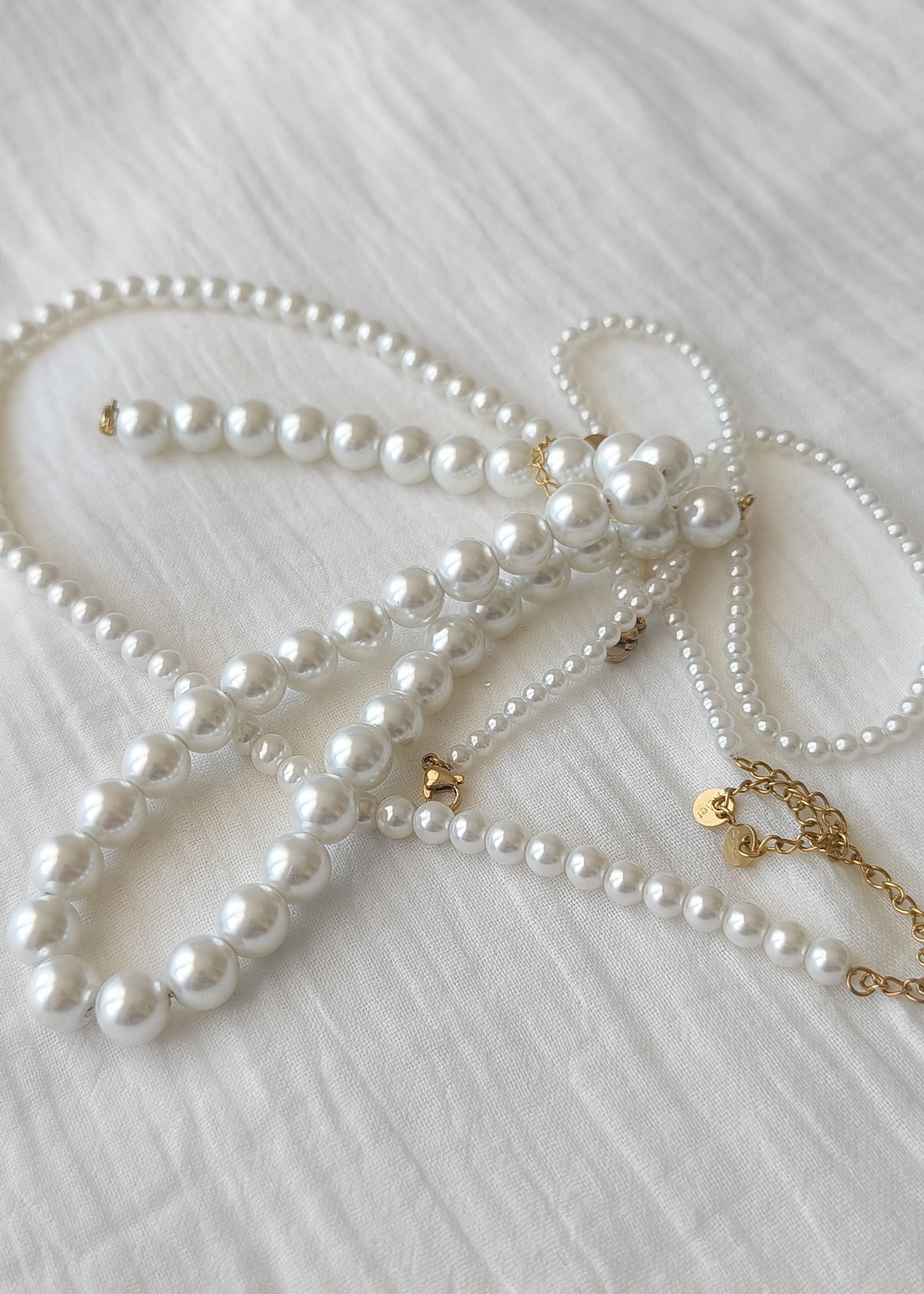 Colliers perles blanches fermoir doré en acier inoxydable 3 tailles disponibles