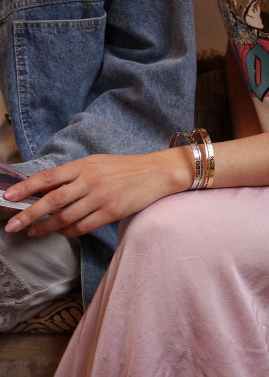 Bracelet jonc effet martelé en doré ou argenté acier inoxydable