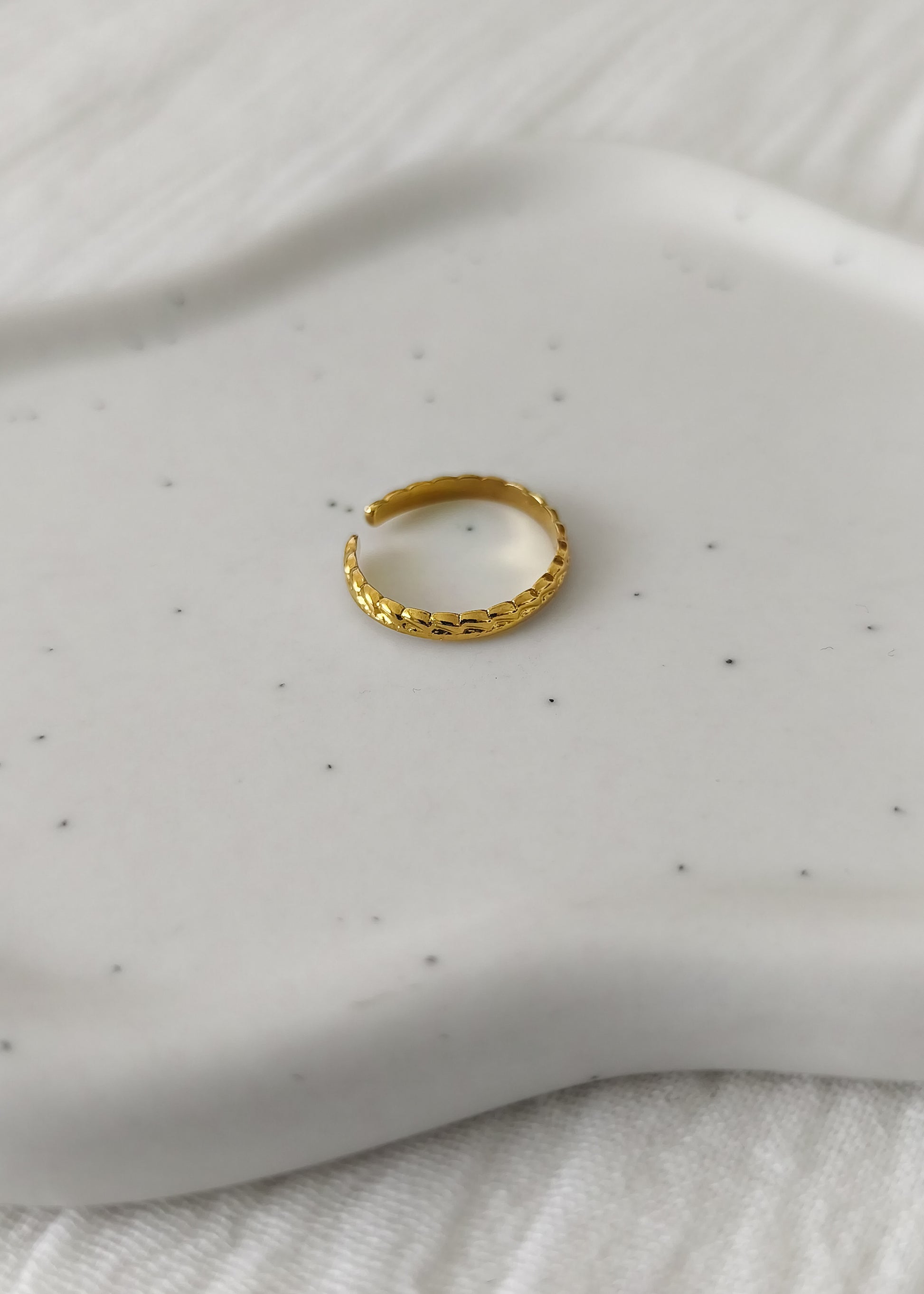 Bague fine doré taille xs anneau strié acier inoxydable